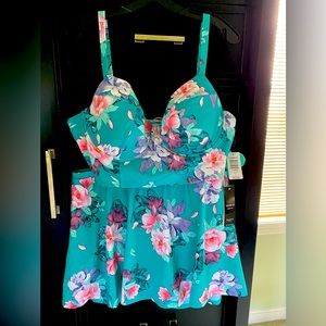 Torrid Vixen swim collection, 2 piece swim suit, teal, floral, size 3
